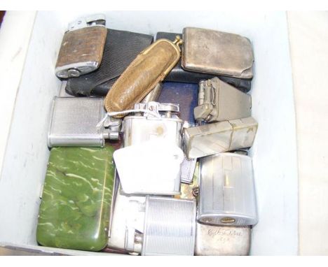 Various collectable vintage lighters, cigarette cases etc.