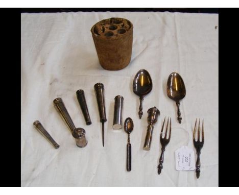 A travelling cutlery set including nutmeg grater etc.CONDITION REPORTCondition disclaimerOur team of trusted experts are on h