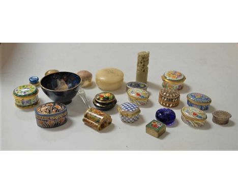 A collection of assorted pill, patch and snuff boxes, to include Halcyon Days etcCondition report: Some with minor damage, bu