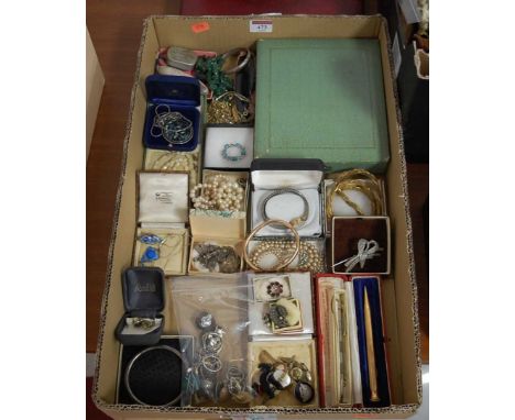 A large collection of miscellaneous items, to include costume jewellery, rings, faux pearl necklaces, bangles etc 