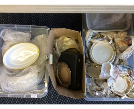 A selection of assorted ceramics and dinner ware to include Wedgwood Quince, Royal Worcester, Portmerion, silver plated items