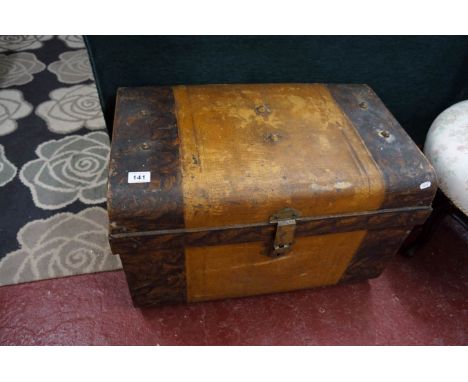 Metal trunk