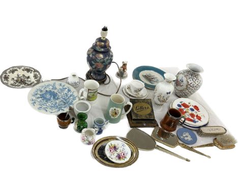 Large selection of miscellaneous to include wade, Royal Albert, Wedgwood etc
