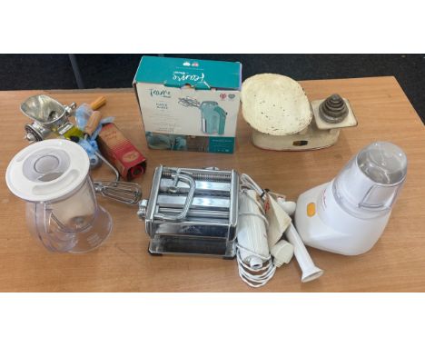 Selection of vintage and later kitchenalia includes Blender, scales etc