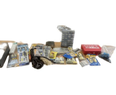 Selection of assorted vintage and later tools to include cordless screw driver, scrappers, drill bits etc