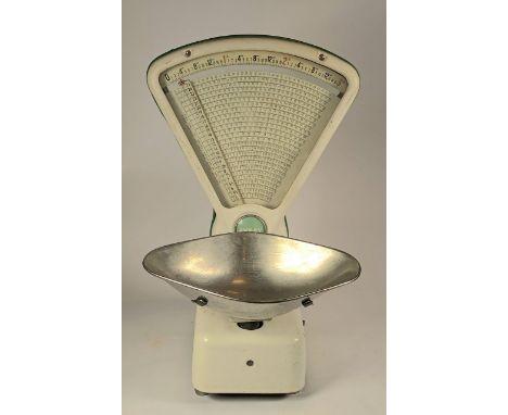 A set of Avery sweet shop grocery enameled weighing scales, 3lb 