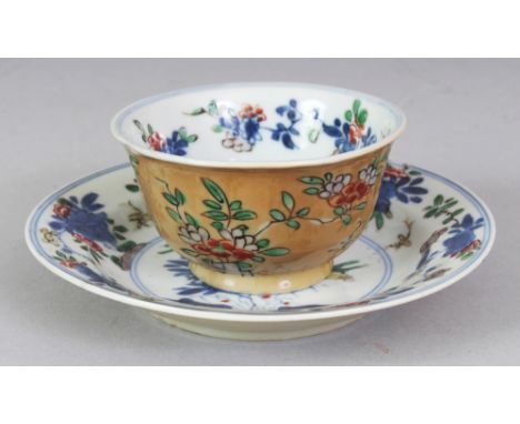 ANOTHER SIMILAR GOOD QUALITY CHINESE KANGXI PERIOD FAMILLE VERTE & CAFE-AU-LAIT PORCELAIN TEABOWL & SAUCER, circa 1700, the t