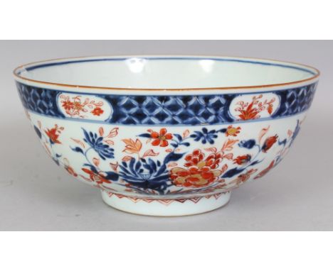 AN EARLY 18TH CENTURY CHINESE IMARI KANGXI PERIOD PORCELAIN BOWL, the sides painted with arrangements of seasonal foliage, 8.