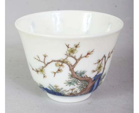 A FINE QUALITY CHINESE FAMILLE VERTE MONTH CUP, painted with prunus blossom representing the first month, the reverse with a 