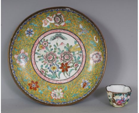 A 19TH/20TH CENTURY CHINESE CANTON ENAMEL SAUCER DISH, 7.5in diameter; together with a small 18th Century Chinese Canton enam