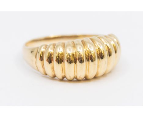 A 9ct gold boule head ring, with ridged decoration, size P, weight approx 3.2gms  Further details: good minor wear and tear o