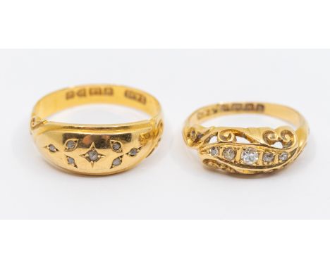 A Victorian diamond 18ct gold boat head ring, comprising five small graduated diamond set accents, scrolled mount, size K alo