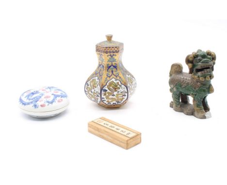 A small collection of modern Chinese/Eastern items to include; a 20th century ceramic model of a dog of foo (chip to front), 