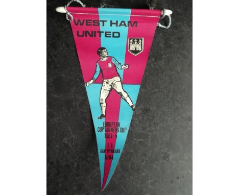 WEST HAM - VINTAGE 1964-5 PENNANT
Good condtion