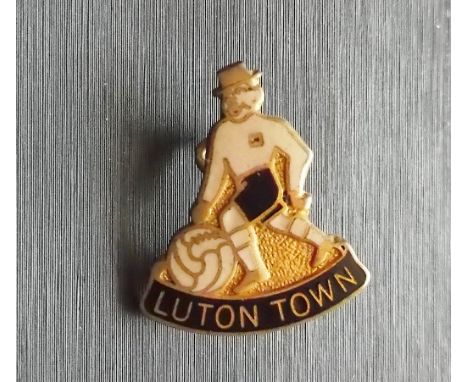 LUTON TOWN - VINTAGE BADGE
Made by Reeves