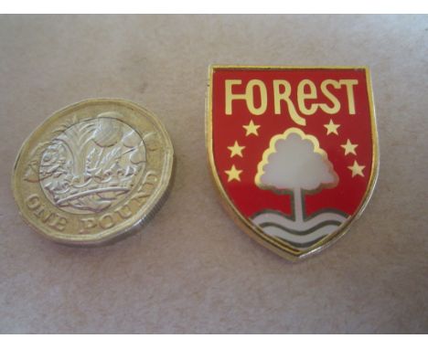 NOTTINGHAM FOREST VINTAGE GILT BADGE
Not stamped