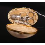 Miniatur-Nähset in Perlmuttdose (wohl Frankreich, Mitte 19. Jh.)