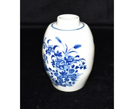 AN 18H CENTURY WORCESTER FIRST PERIOD PORCELAIN TEA CADDY  of barrel form, decorated in the 'Fence' pattern, underglaze blue 