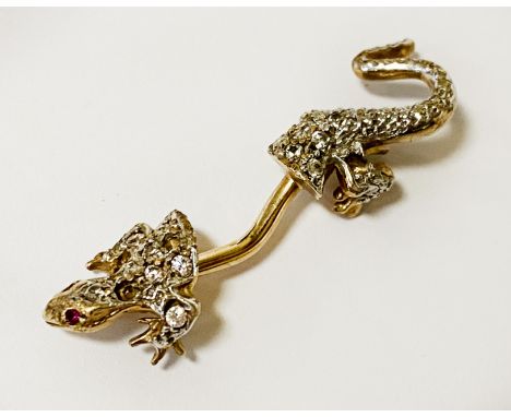 9CT GOLD LIZARD WITH DIAMOND &amp; RUBY EYES 3.5 GRAMS APPROX