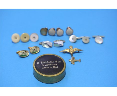 Studs and cufflinks, various.