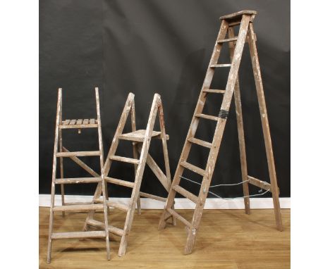 A vintage decorative wooden stepladder; others (3) 