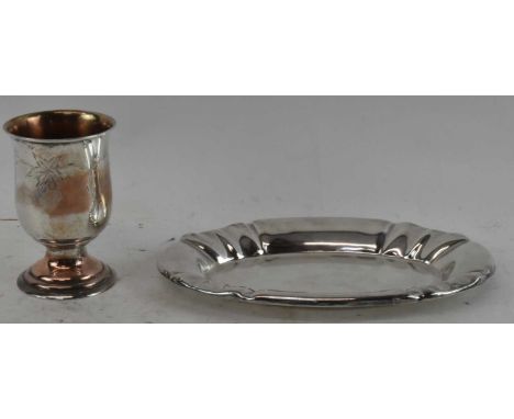 An Israeli 800 grade silver oval shaped dish, length 20cm, together with a German 835 grade silver beaker, height 9.5cm, comb