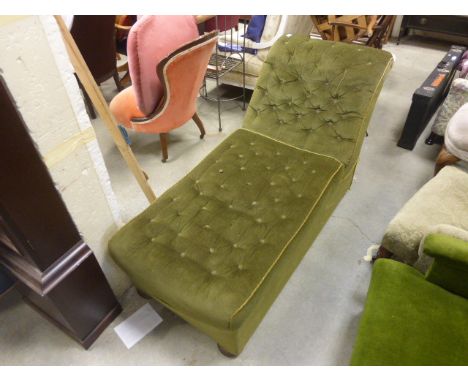 Green Button Upholstered Day Bed / Ottoman