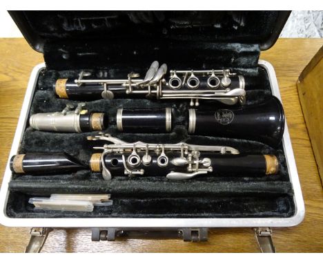 Cased BACH 1001 series clarinet