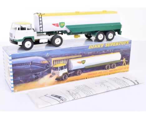 French Dinky Supertoy 887 Unic articulated ‘BP’ Tanker, white/green/yellow cab and tanker ‘AIR BP’, plastic hubs, hoses, elec