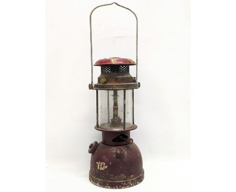 A vintage Bialaddin lamp. 50.5cm 