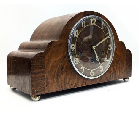 A vintage Art Deco mantle clock with pendulum. 36x21.5cm 
