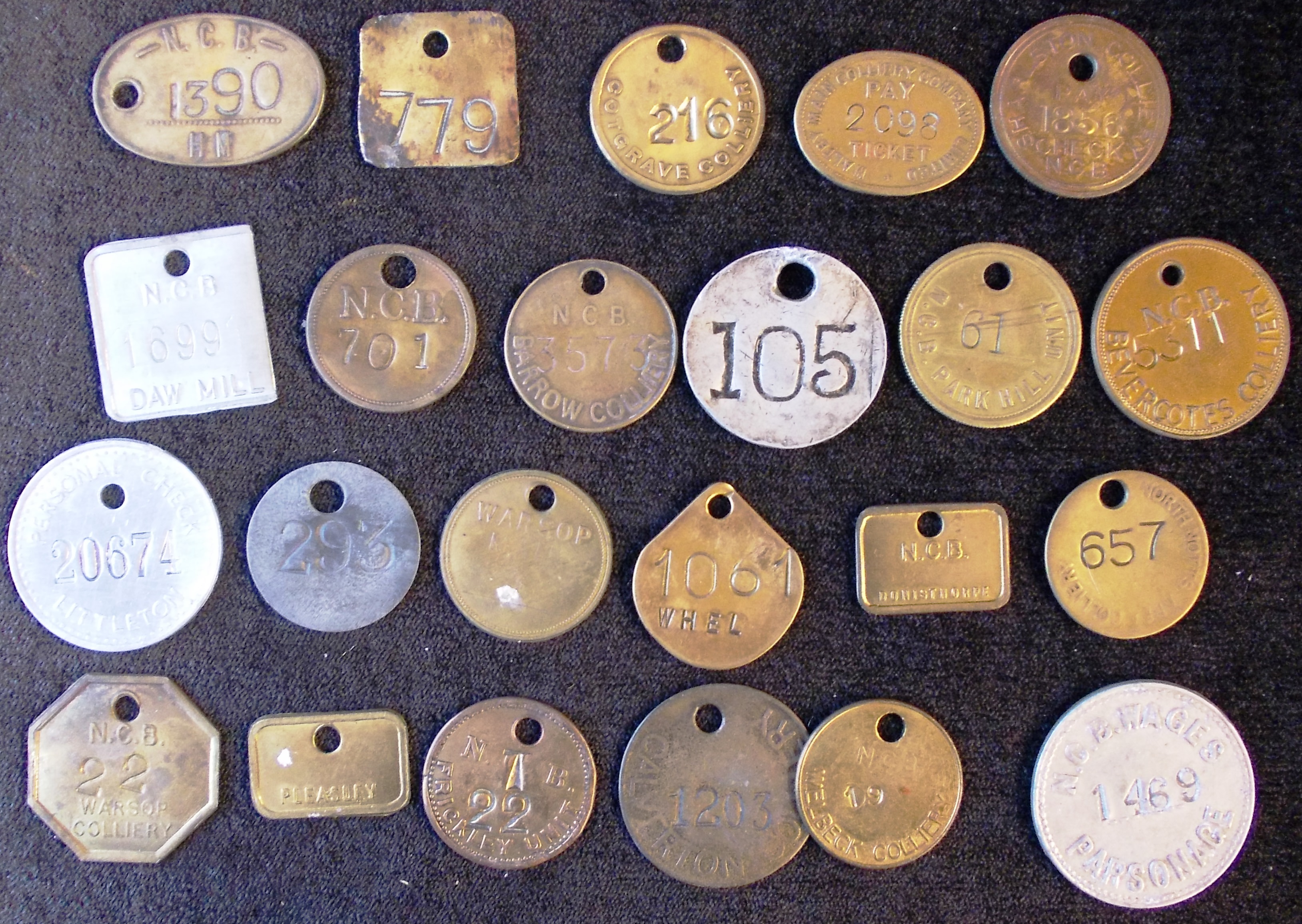 (23) Mining tokens. Collection of various collieries.