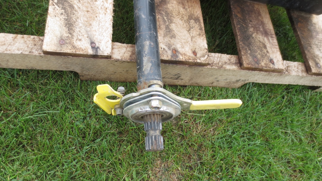 John Deere quick hitch and PTO extension from X724 Front mount quick