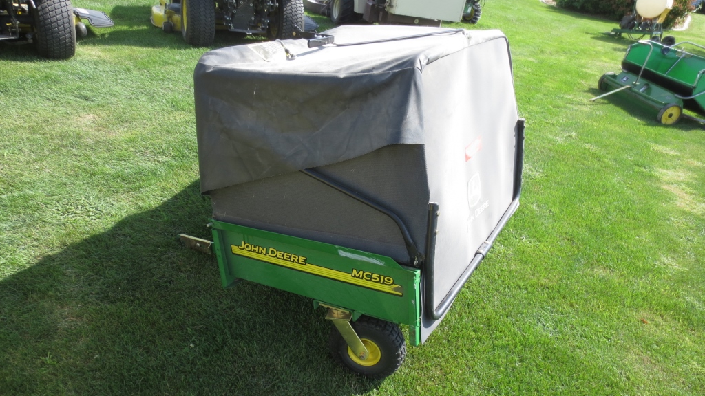 John Deere MC519 collection system for rider mower Rear mount grass