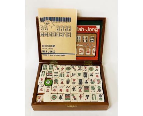 Mahjong Set w/ Case Bone & Bamboo tiles 148 and sticks 82 And outlet 2 Dices