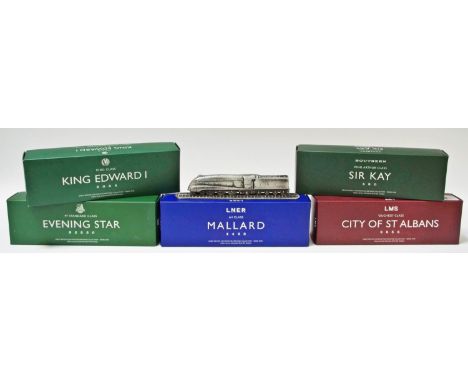 Hornby Dublo 3-rail Post-War EDG7 Tank Goods Set consisting of 0-6-2 LNER Tank Locomotive No.9596 in green together with 3 x 