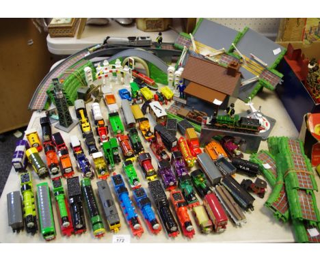 Thomas the Tank Engine - a comprehensive group of Ertl Thomas the Tank Engine &amp; Friends comprising of 33 locomotives incl