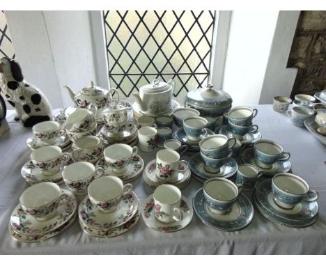 A quantity of Wedgwood Florentine pattern wares number W2714 comprising tureen and cover, eight tea cups, nine tea saucers, e