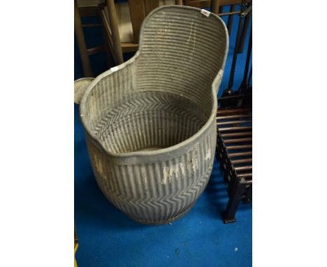 A vintage dolly/bath tub (rub-a-tub senior)