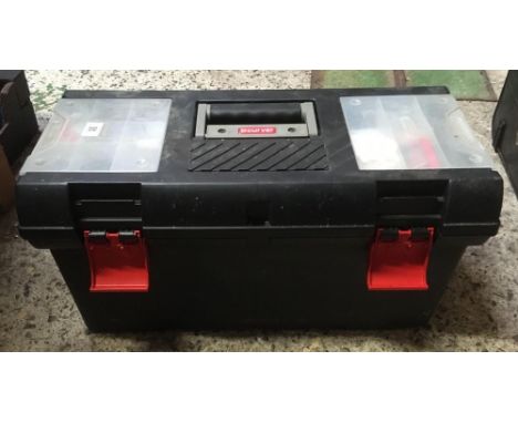 A CURVER PLASTIC TOOL BOX WITH CONTENTS CONTAINING OPEN ENDED SPANNERS, SCREW DRIVERS, SMALL SOCKET SET &amp; OTHER TOOLS