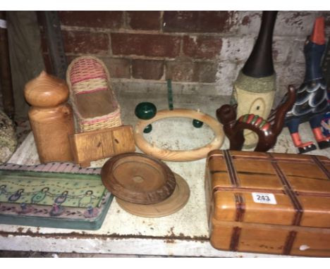 SHELF OF MIXED TREEN INCL; JEWEL CASKET, A DUCK &amp; OTHER WOOD ITEMS