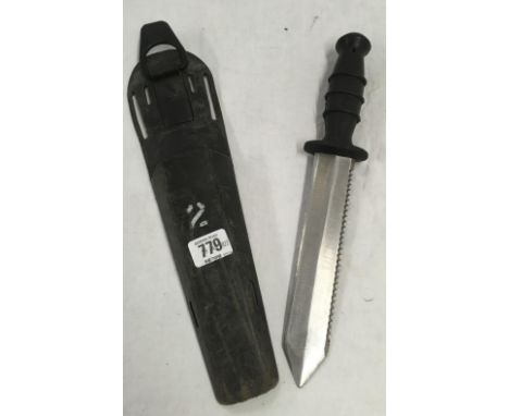 ROYAL NAVY CLEARANCE DIVERS KNIFE IN ISSUE SCABBARD, NO STRAPS