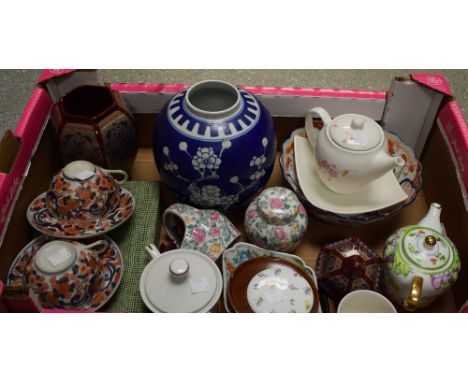 Ceramics - Oriental pattern blue and white ginger jar; others, including teapots, cups and saucers, etc.