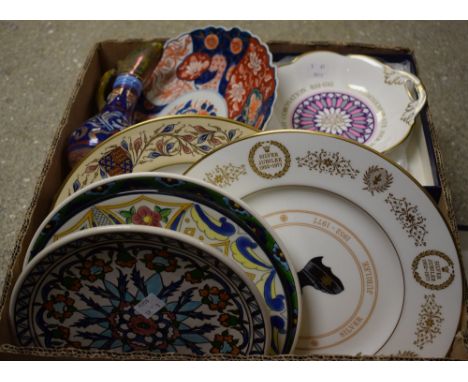 Ceramics - A Japanese Meiji period imari pattern plate; a Royal Worcester Queen Elizabeth Golden Jubilee limited edition plat