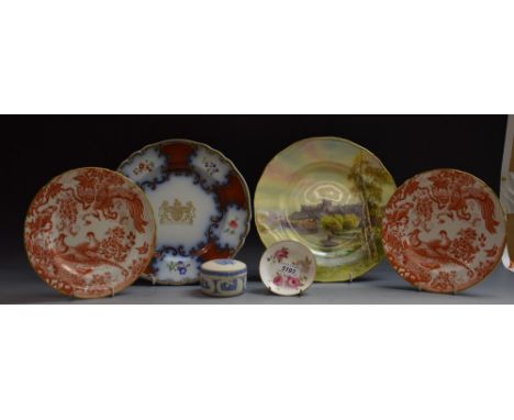 Ceramics - a Royal Worcester Windsor Castle cabinet plate, black printed marks; a pair of Royal Crown Derby Red Aves plates; 