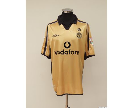 Roy Keane gold and black No.16 Manchester United v. Arsenal match worn short-sleeved shirt, 2001-02, Umbro, XL with v-neck co