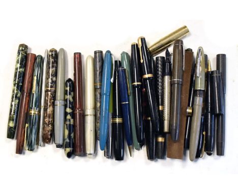 Group of assorted vintage fountain pens to include; Conway Stewart, etc  