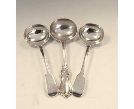Pair of George IV silver Fiddle pattern sauce ladles, London 1825, together with a Victorian silver Albert pattern sauce ladl