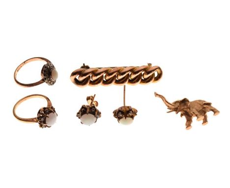 Assorted gold and yellow metal jewellery to include 9ct gold elephant charm, bar brooch of plaited design, two opal set dress