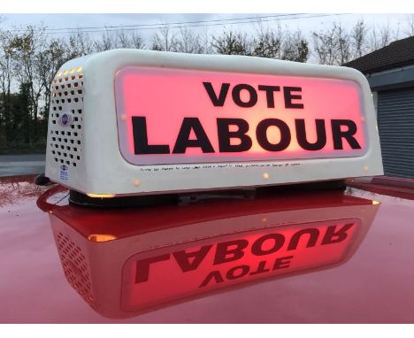 Ex Luton Labour Party illuminated vehicle top 'Vote Labour' sign with speaker facility, 54cm wide  